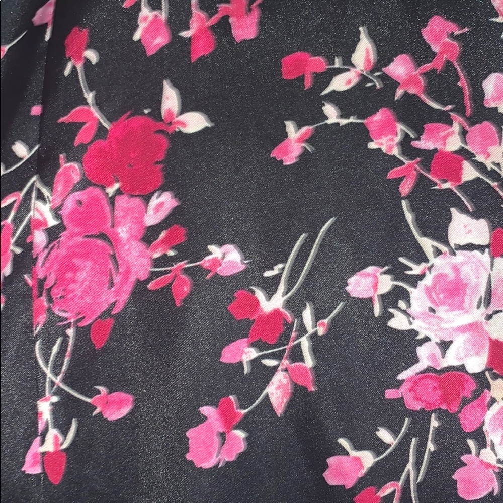 “Silky” Robe - Picture 3 of 4